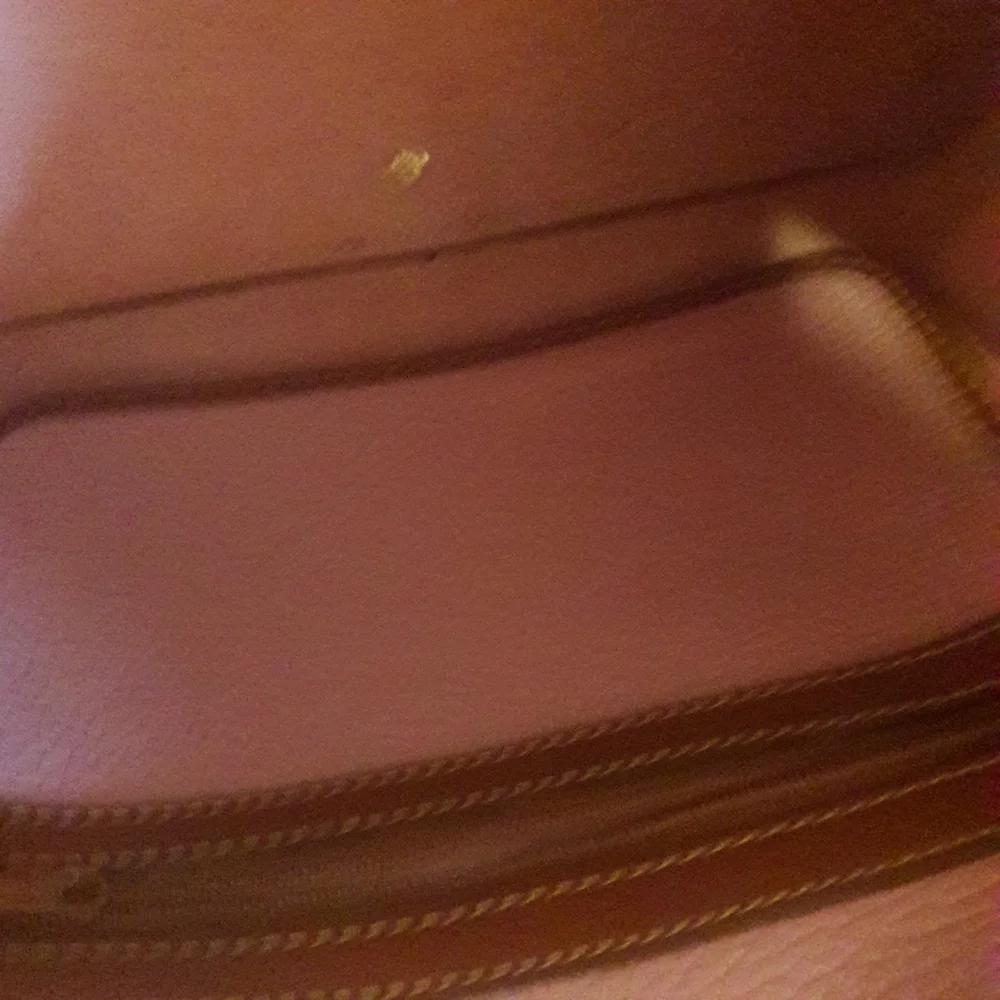 Dooney and Bourke  pink leather  purse - Picture 4 of 5